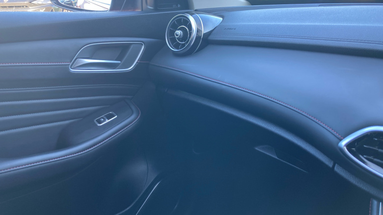 MG HS 1.5 T-GDI Trophy 5dr DCT Petrol Hatchback